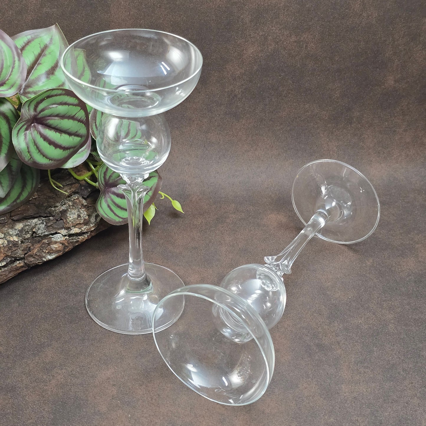 Zwei dekorative Kristall-Kerzenhalter von Schott Zwiesel, ca. 1988–1993. Vielseitig einsetzbar – ideal für Vintage Wohnung oder als edles Geburtstagsgeschenk.
