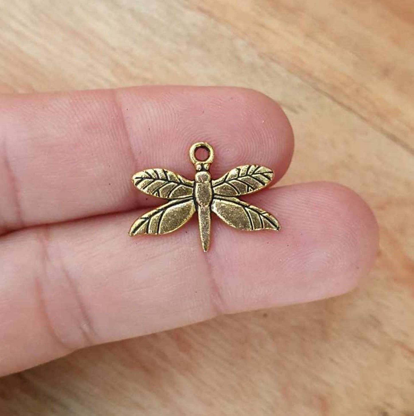 4 kleine Charms Anhänger, Libelle, 15mm, antik goldfarbig, Schmuck Basteln
