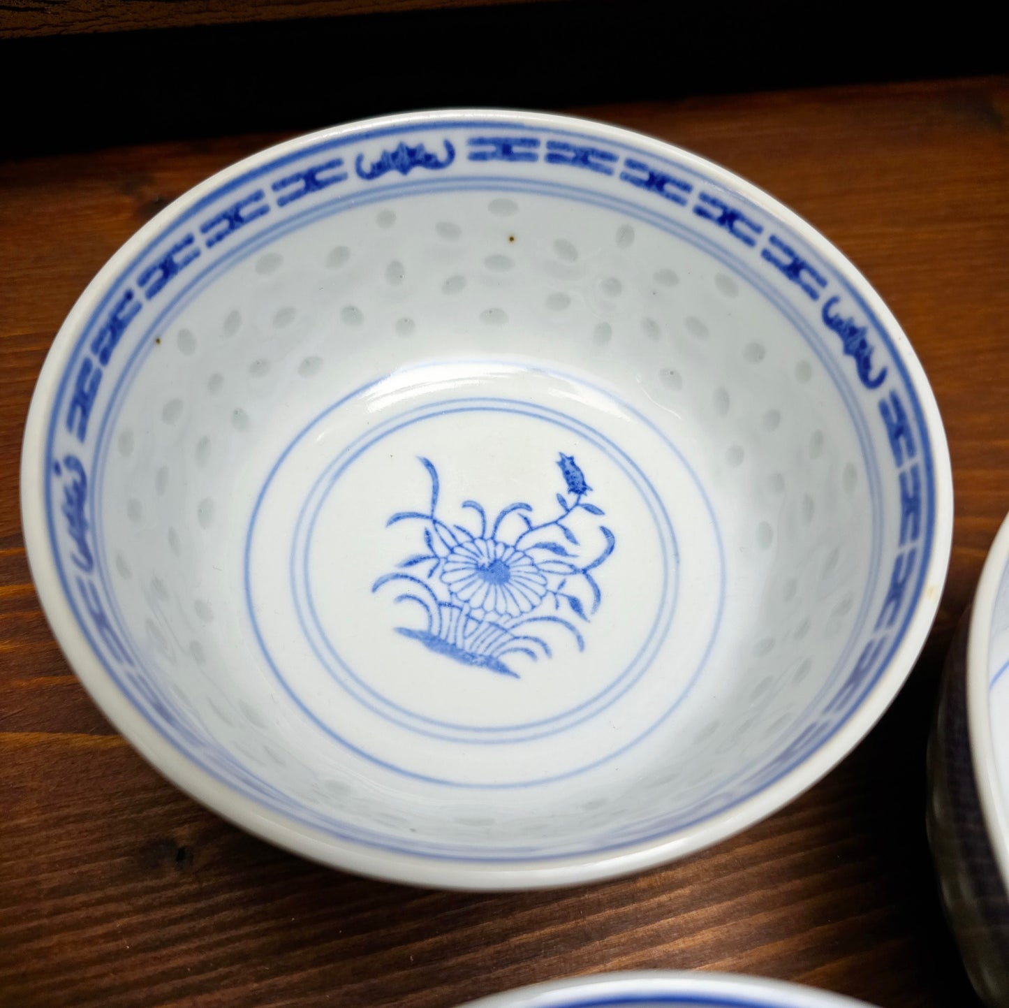 3 Tienshan Schalen „Chinese Blue“ – florale & Drachen-Motive, Porzellan aus Jingdezhen (1970s) – Vintage-Flair & China-Charme für deinen Tisch.