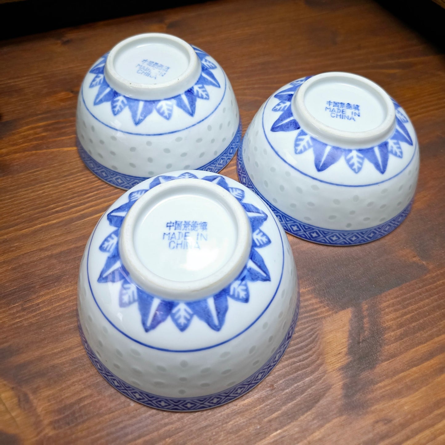 3 Tienshan Schalen „Chinese Blue“ – florale & Drachen-Motive, Porzellan aus Jingdezhen (1970s) – Vintage-Flair & China-Charme für deinen Tisch.