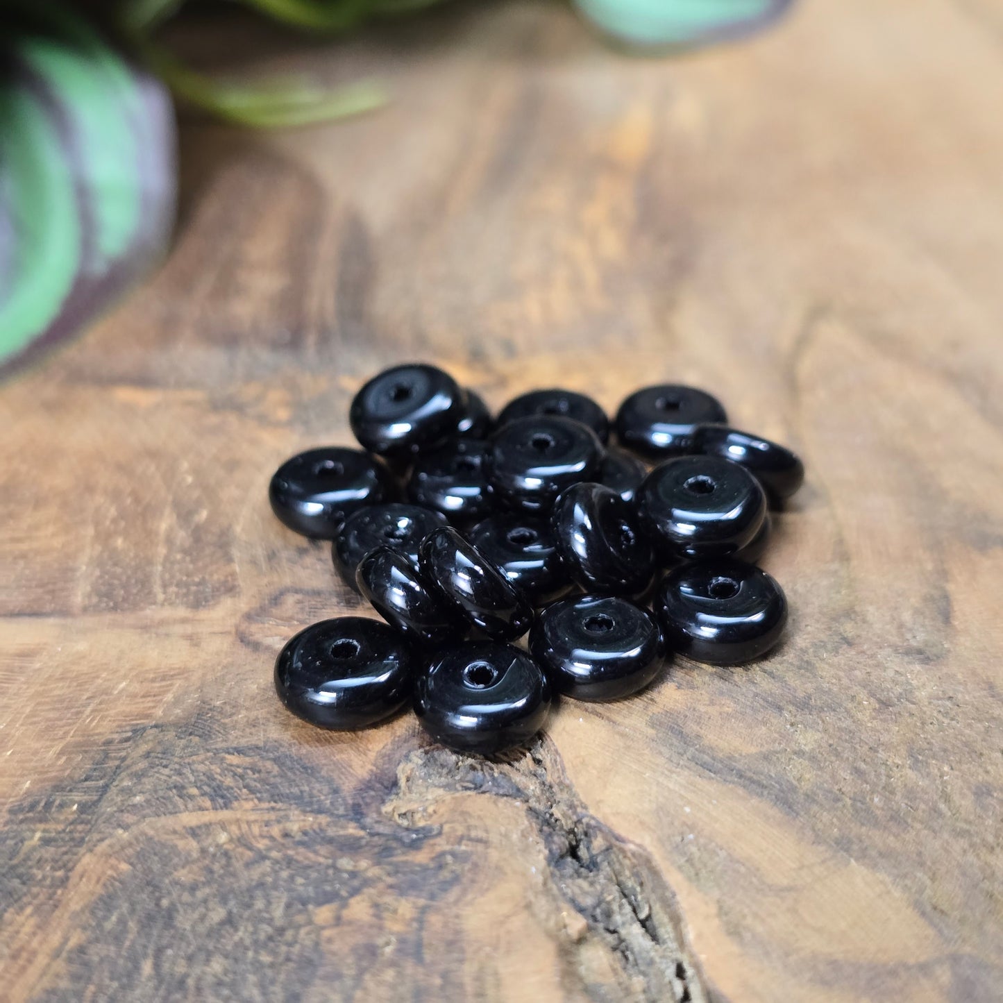 40 Glasperlen in Rädchenform, schwarz opak, ca. 8 mm – vielseitiges DIY-Schmuckzubehör für Ketten, Armbänder, Ohrschmuck und kreative Projekte.