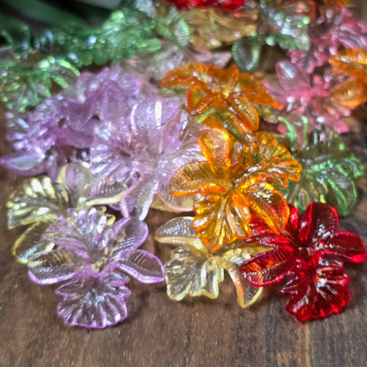 30 transparente Acrylperlen in Hornveilchenform, bunter Farbmix, 22 mm, ideal für Schmuck, DIY, Deko & Hochzeitsdesigns.