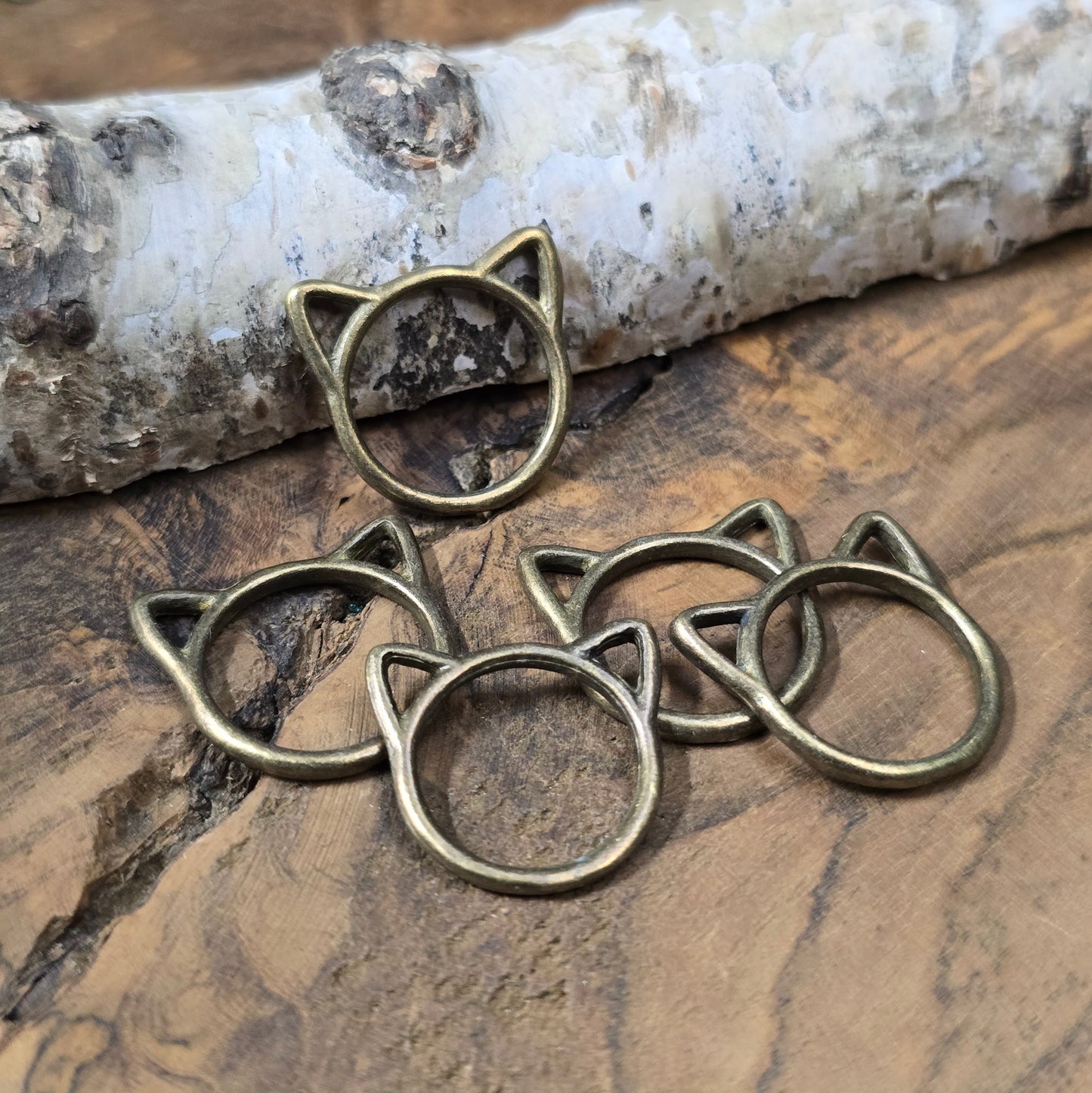 Antik bronzefarbene Verbindungsringe mit Katzenohren, 17mm, 5er-Set für Schmuckdesign und DIY