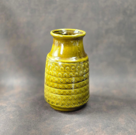 Bay Keramik Vase 519-17 in Olivgrün, 1970er West German Pottery mit Reliefdekor, Vintage-Vase mit kleinen Chips, dekoratives Sammlerstück.