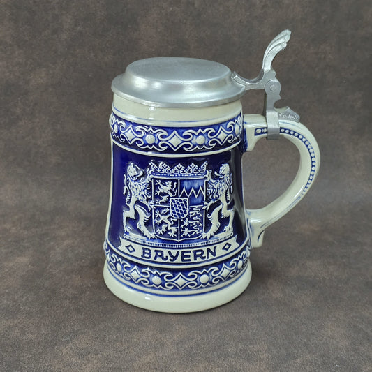 Bayerischer Bierseidel mit Zinndeckel, Steinzeug blau-weiß, GERZ West Germany Vintage 1960er–1970er.