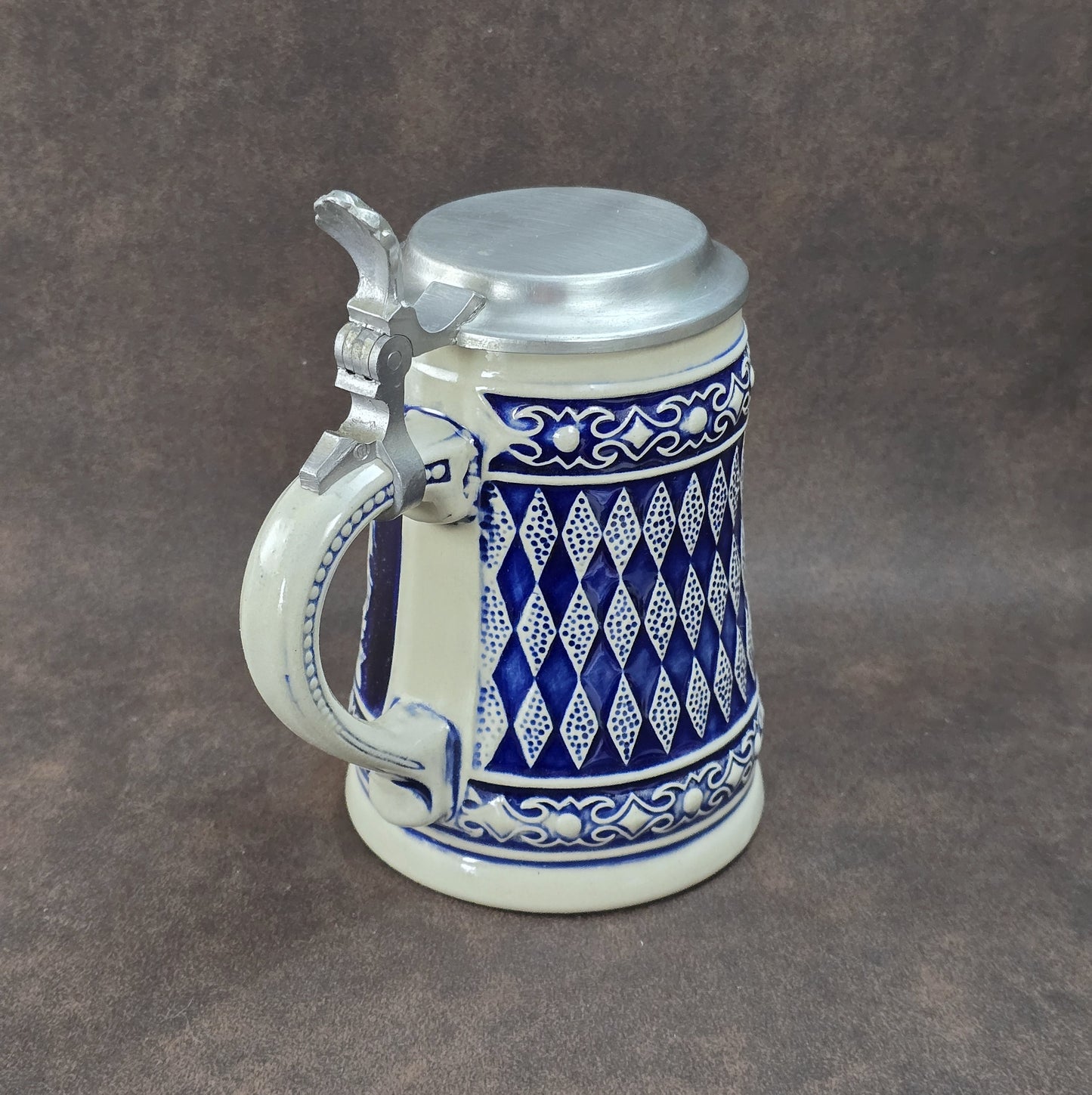 Bayerischer Bierseidel mit Zinndeckel, Steinzeug blau-weiß, GERZ West Germany Vintage 1960er–1970er.