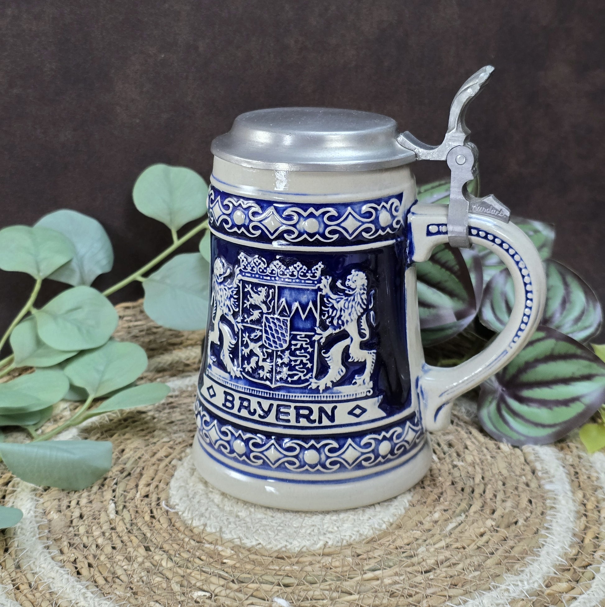 Bayerischer Bierseidel mit Zinndeckel, Steinzeug blau-weiß, GERZ West Germany Vintage 1960er–1970er.