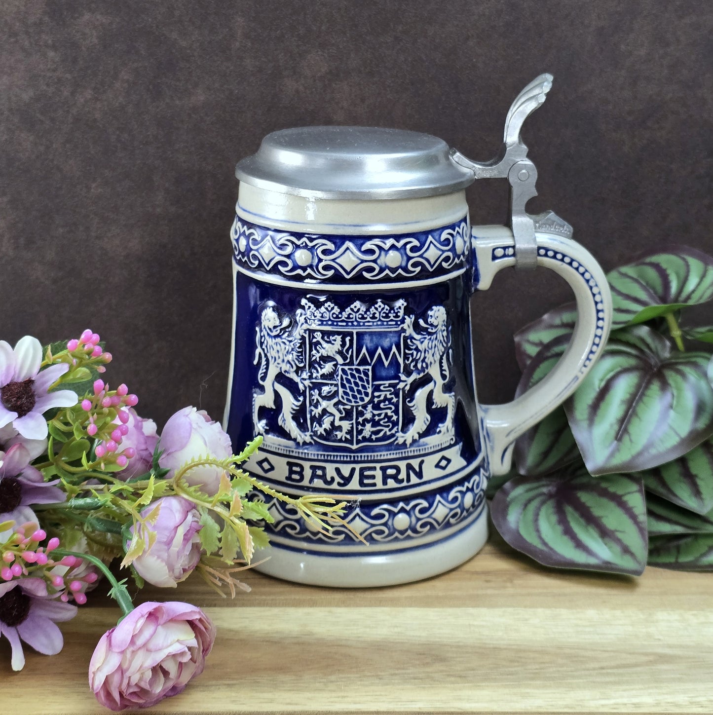 Bayerischer Bierseidel mit Zinndeckel, Steinzeug blau-weiß, GERZ West Germany Vintage 1960er–1970er.