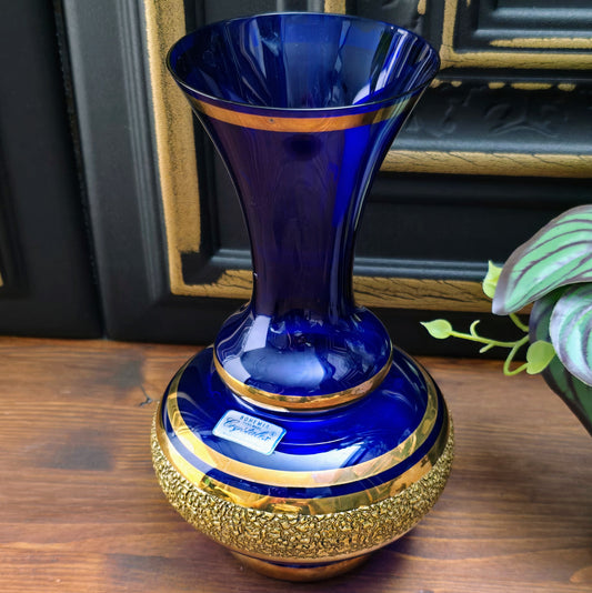 Diese edle Crystalex Vase wartet schon darauf, dein Zuhause zu bereichern – sichere dir jetzt dieses Originalstück aus Böhmen!