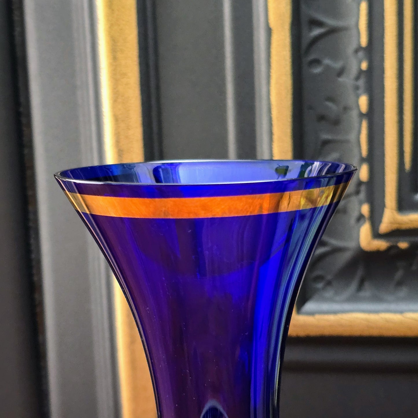Diese edle Crystalex Vase wartet schon darauf, dein Zuhause zu bereichern – sichere dir jetzt dieses Originalstück aus Böhmen!