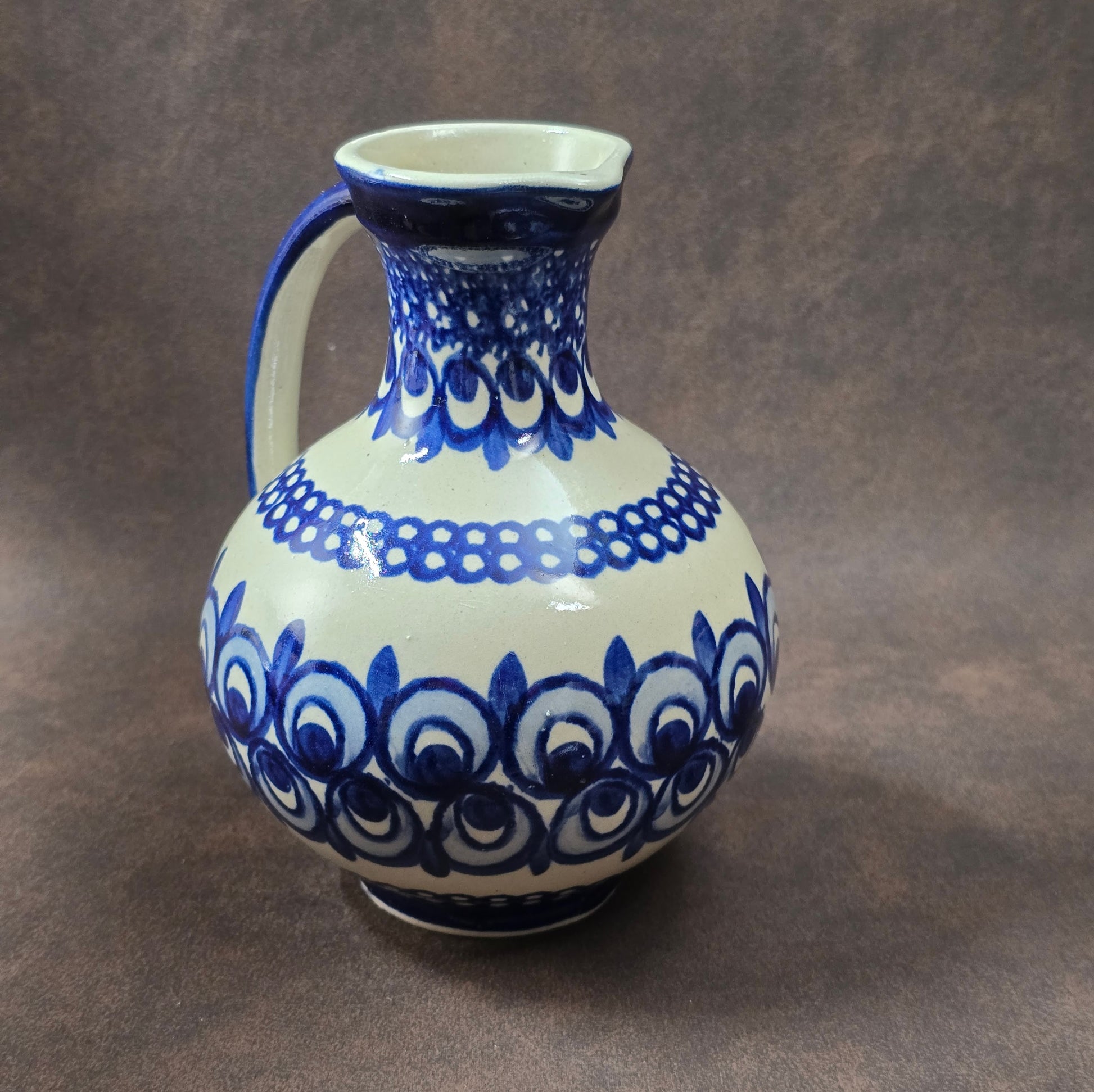 Bunzlauer Henkelvase blau-weiß, DDR 1980er Jahre, 15 cm hoch, sehr guter Zustand, dekorative Vintage-Keramik für Tisch oder Regal.