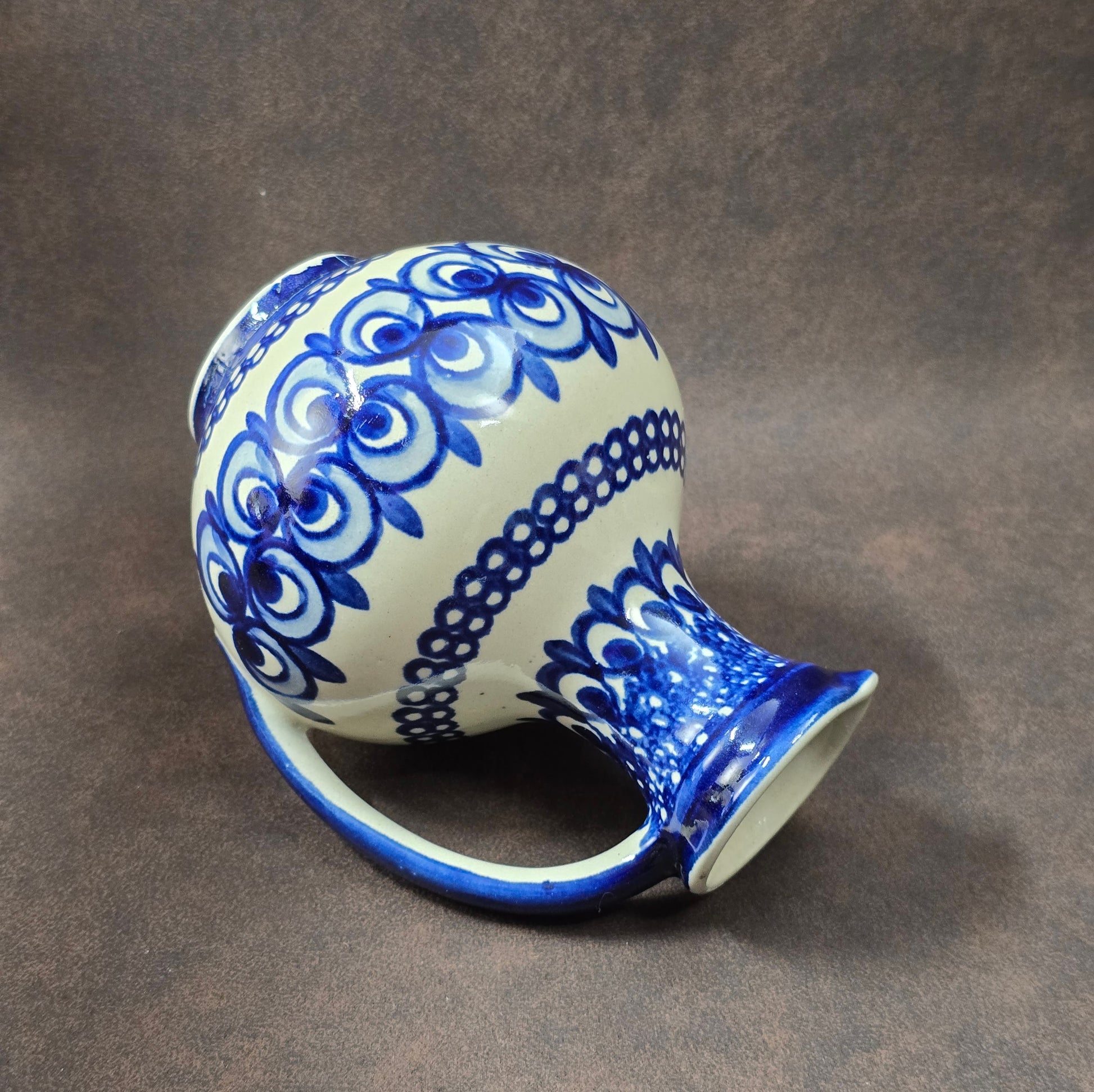 Bunzlauer Henkelvase blau-weiß, DDR 1980er Jahre, 15 cm hoch, sehr guter Zustand, dekorative Vintage-Keramik für Tisch oder Regal.