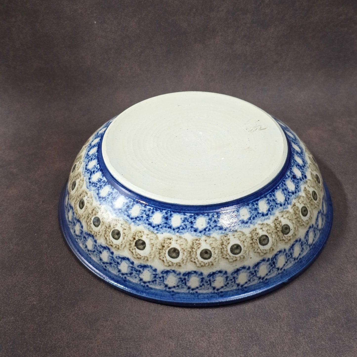 Bunzlauer Keramikschale aus den 1970er Jahren mit blauem Schwämmeldekor, runde Form, 18 cm Durchmesser, Vintage-Küchenkeramik