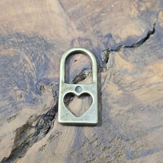 2 Anhänger Schloss mit Herz, antik bronzefarbig – romantisches Schmuckzubehör für Ketten, Armbänder, Schlüsselanhänger & kreative DIY-Projekte.