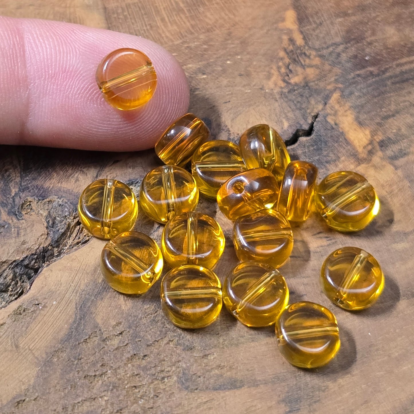 20 glänzende Glasperlen in Linsenform, Ø 8 mm, perfekt für Schmuckherstellung und DIY-Projekte.