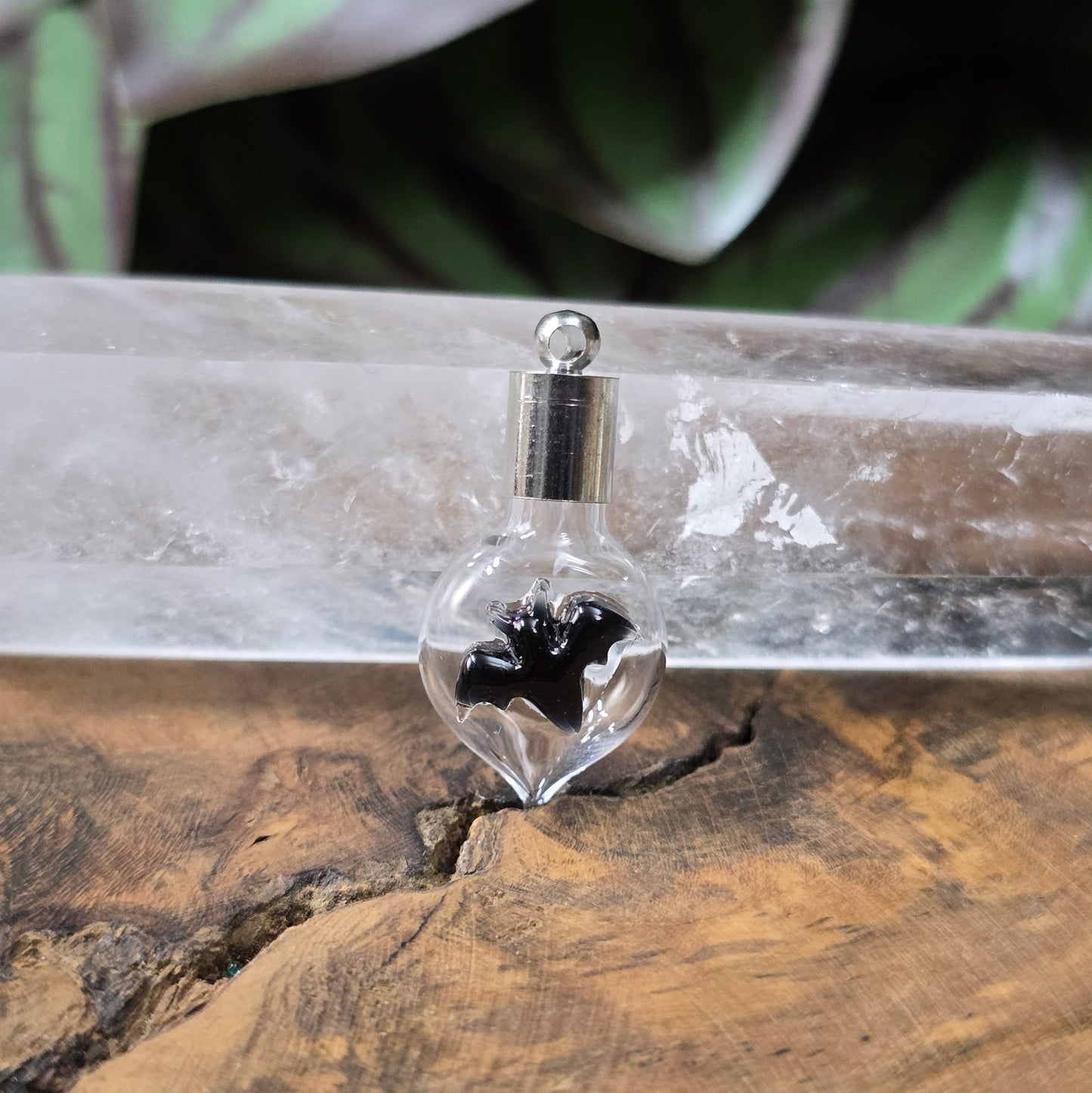 Glasphiole mit schwarzem Fledermaus-Motiv, DIY Schmuckflasche zum Befüllen, 3-teiliges Set mit Kappe – für Ketten, Anhänger & Bastelideen.
