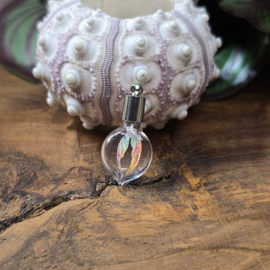 Glasphiole 21 mm im Schwanzflossen-Design, 3-teilig, Glasflasche mit Kappe zum Befüllen – ideal für DIY-Schmuckanhänger oder Bastelarbeiten.