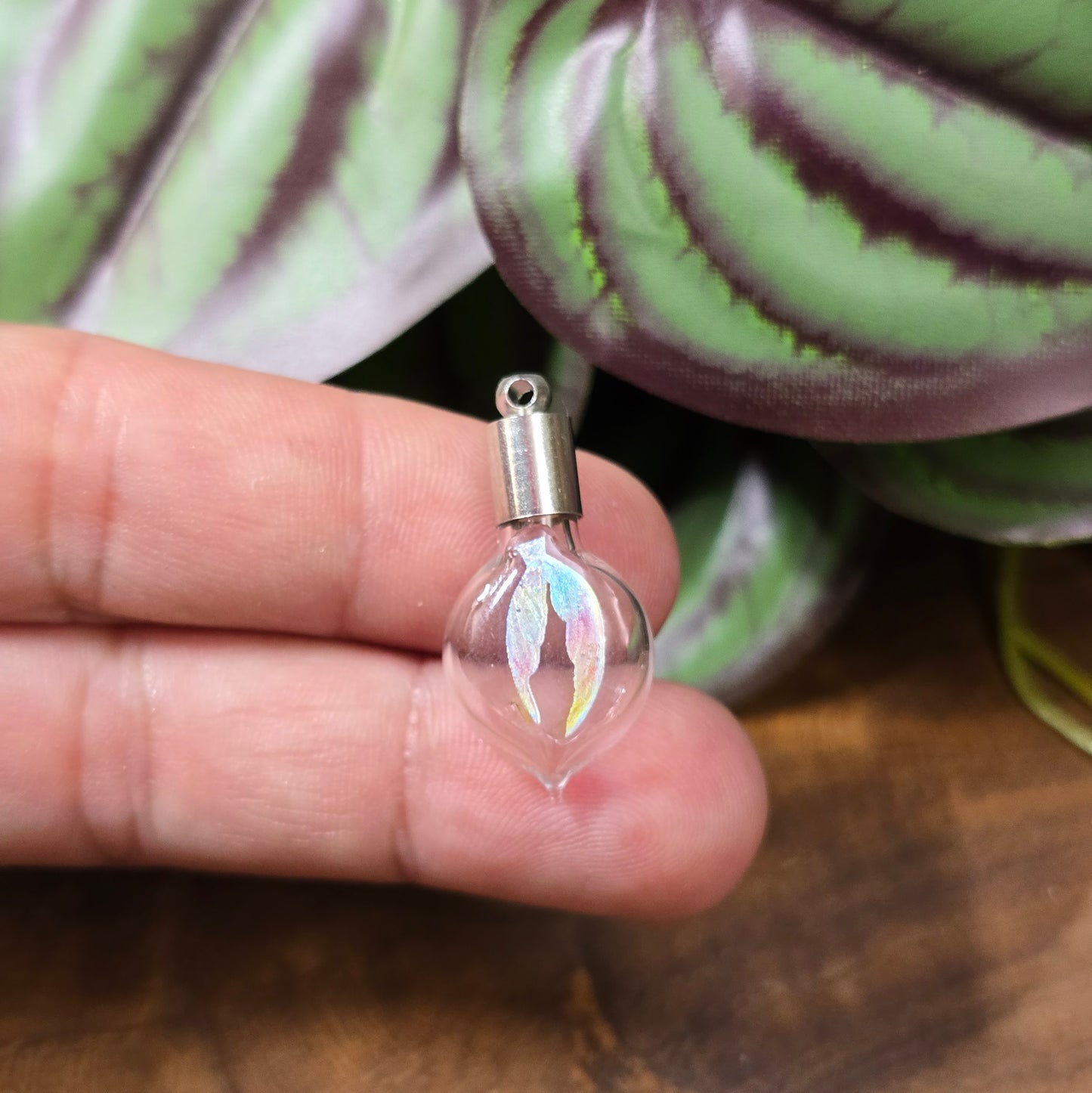 Glasphiole 21 mm im Schwanzflossen-Design, 3-teilig, Glasflasche mit Kappe zum Befüllen – ideal für DIY-Schmuckanhänger oder Bastelarbeiten.