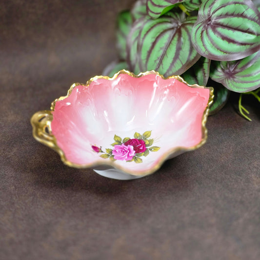 Handgefertigtes Carlsbad-Porzellan: Schälchen in Blattform, Pink-Ombre, Goldrand, 1990er. Perfekt für Deko oder Schmuck.