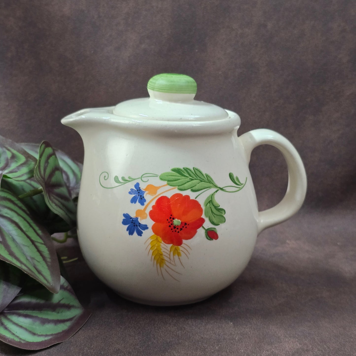 Charmante Vintage-Kaffeekanne aus der DDR (VEB Torgau, 1960er) mit Mohnblumen-Dekor, 0,5 L – ideal für Sammler & Landhausküchen.
