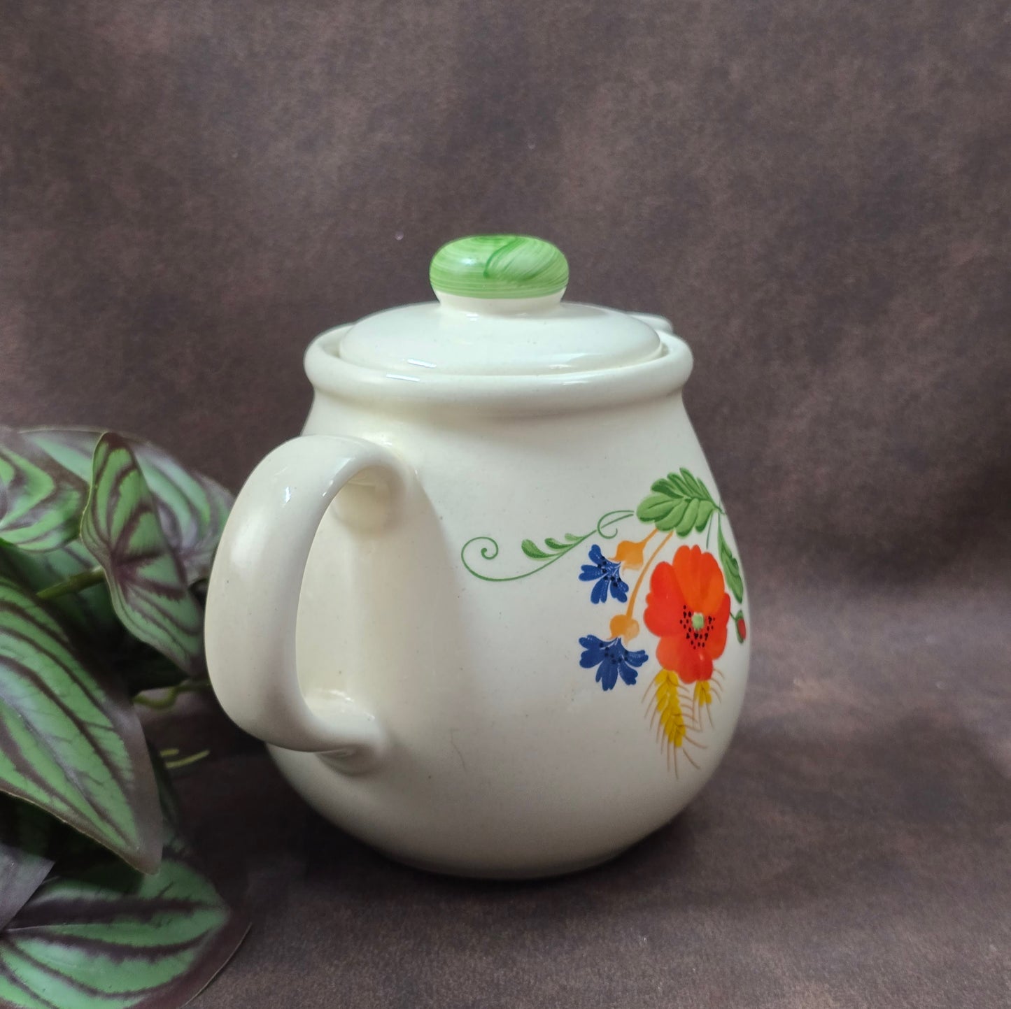 Charmante Vintage-Kaffeekanne aus der DDR (VEB Torgau, 1960er) mit Mohnblumen-Dekor, 0,5 L – ideal für Sammler & Landhausküchen.