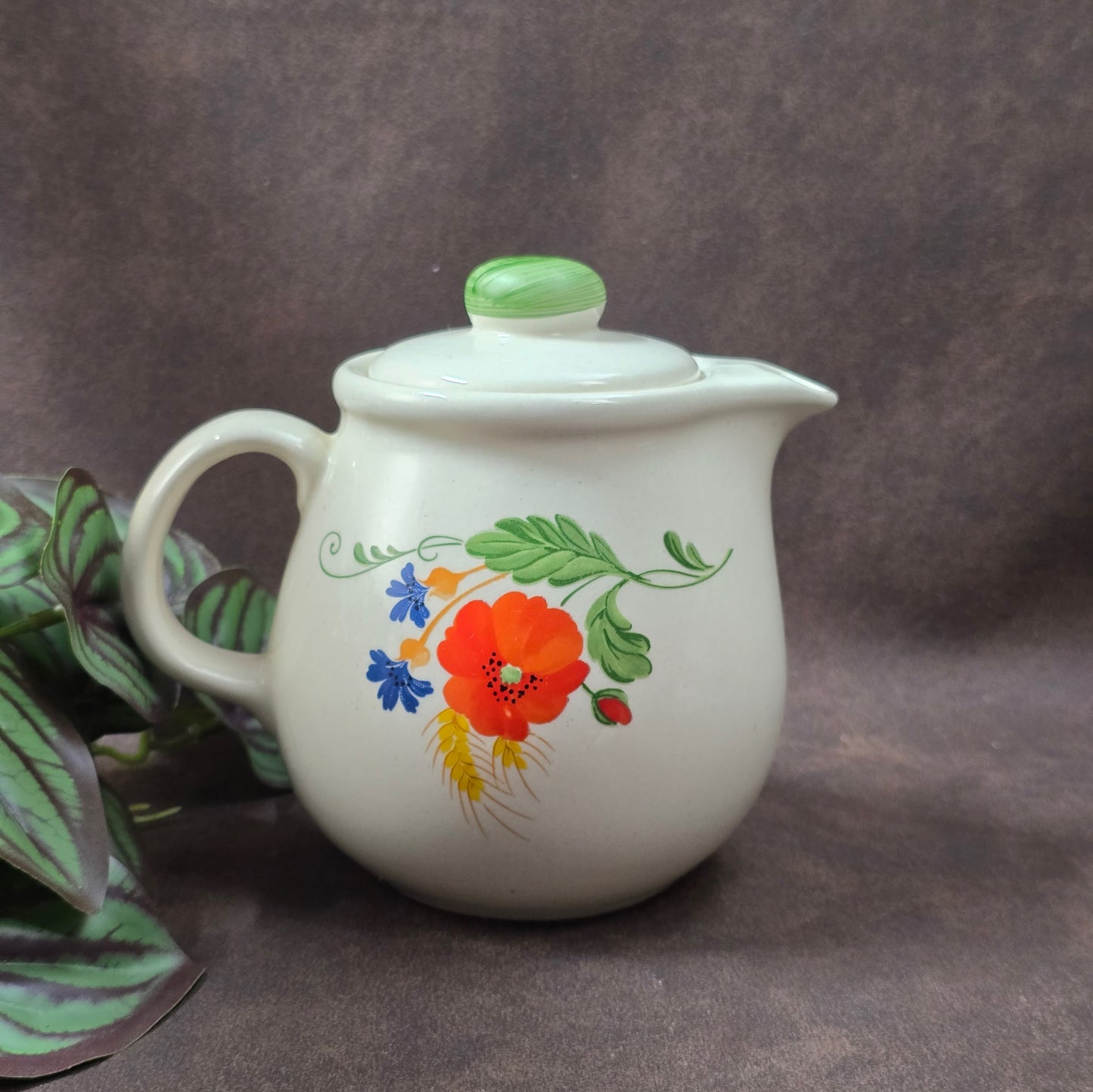 Charmante Vintage-Kaffeekanne aus der DDR (VEB Torgau, 1960er) mit Mohnblumen-Dekor, 0,5 L – ideal für Sammler & Landhausküchen.