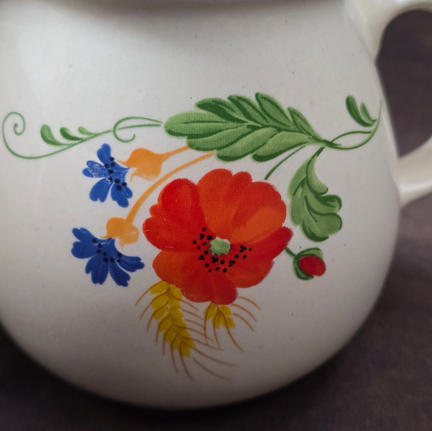 Charmante Vintage-Kaffeekanne aus der DDR (VEB Torgau, 1960er) mit Mohnblumen-Dekor, 0,5 L – ideal für Sammler & Landhausküchen.