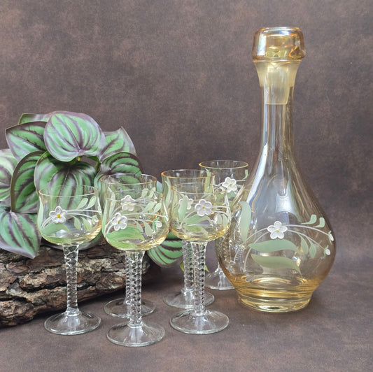 Exklusives Likörset mit Karaffe & 6 mundgeblasenen Gläsern aus Böhmen, 1950er/60er. Jedes Glas ein Unikat – perfekt für Sammler:innen & Vintageliebhaber:innen!