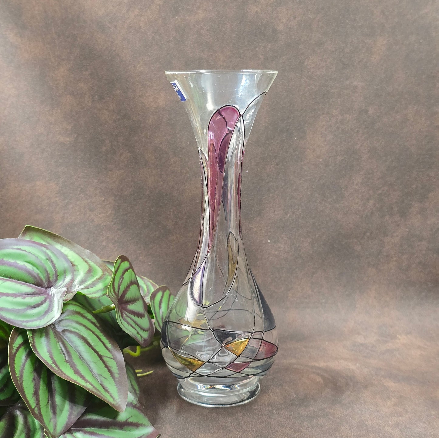 Handbemalte Lucka Glas Vase im Art-Deco-inspirierten DDR-Design. 1970er Original mit Aufkleber – ein Must-have für Vintage-Liebhaber.