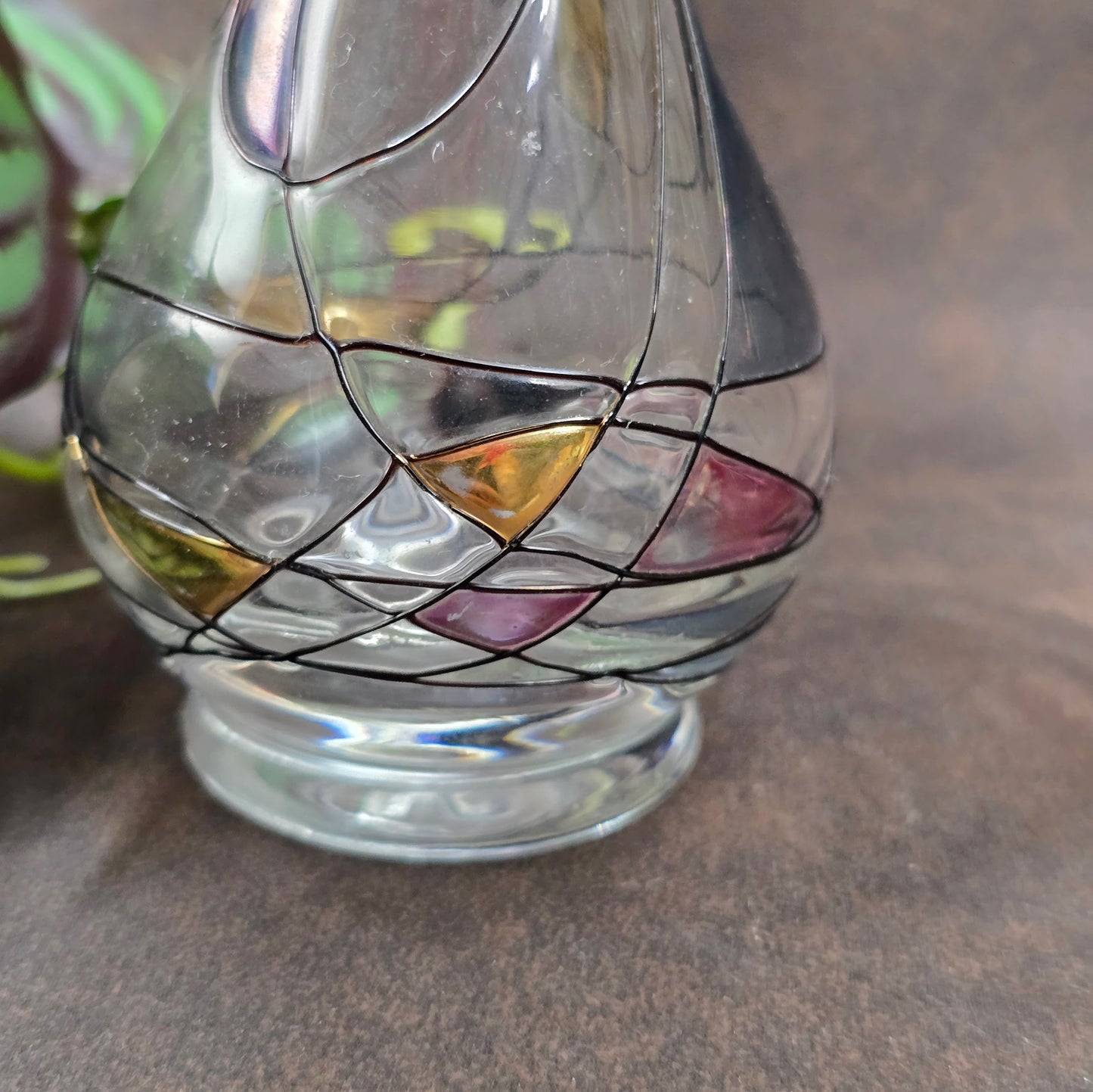 Handbemalte Lucka Glas Vase im Art-Deco-inspirierten DDR-Design. 1970er Original mit Aufkleber – ein Must-have für Vintage-Liebhaber.