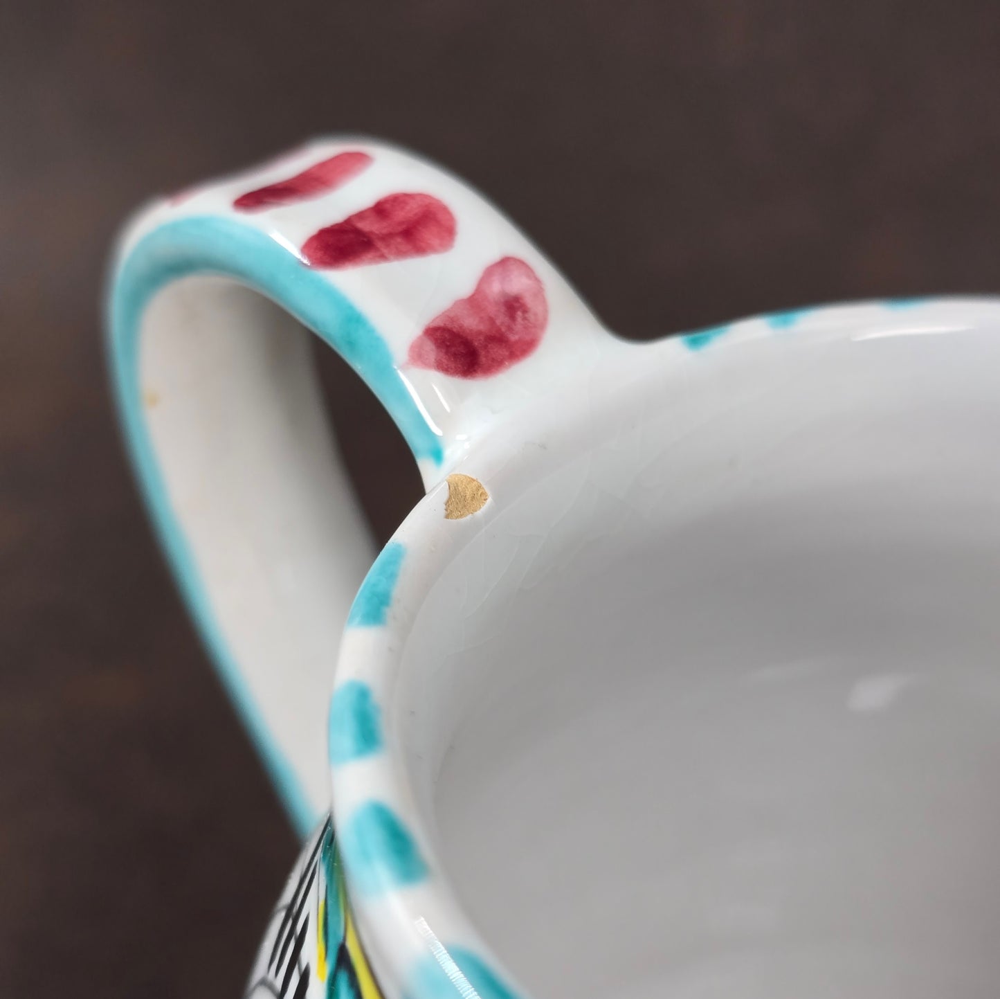 Italienisches Majolika-Milchkännchen aus Deruta, handbemalt mit Hahn- und Blumendekor, ca. 8 cm hoch, Vintage-Keramik, 213 g.