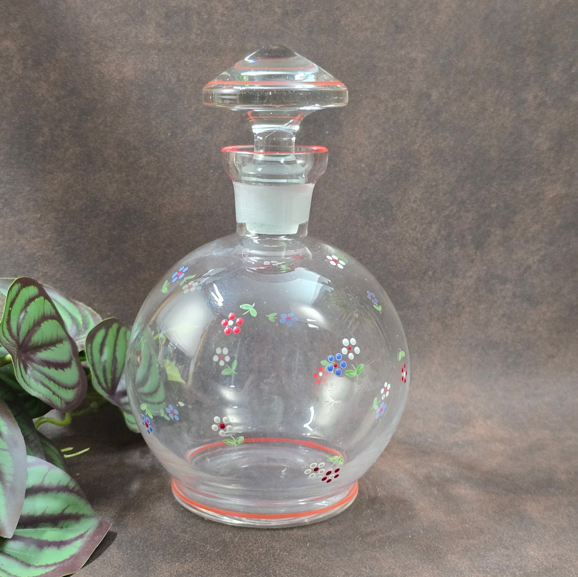 Handbemalte Glasflasche aus den 50er Jahren mit Stopfen – perfektes Sammlerstück oder dekorative Karaffe für Likör & Aperitifs. Nachhaltig & einzigartig!