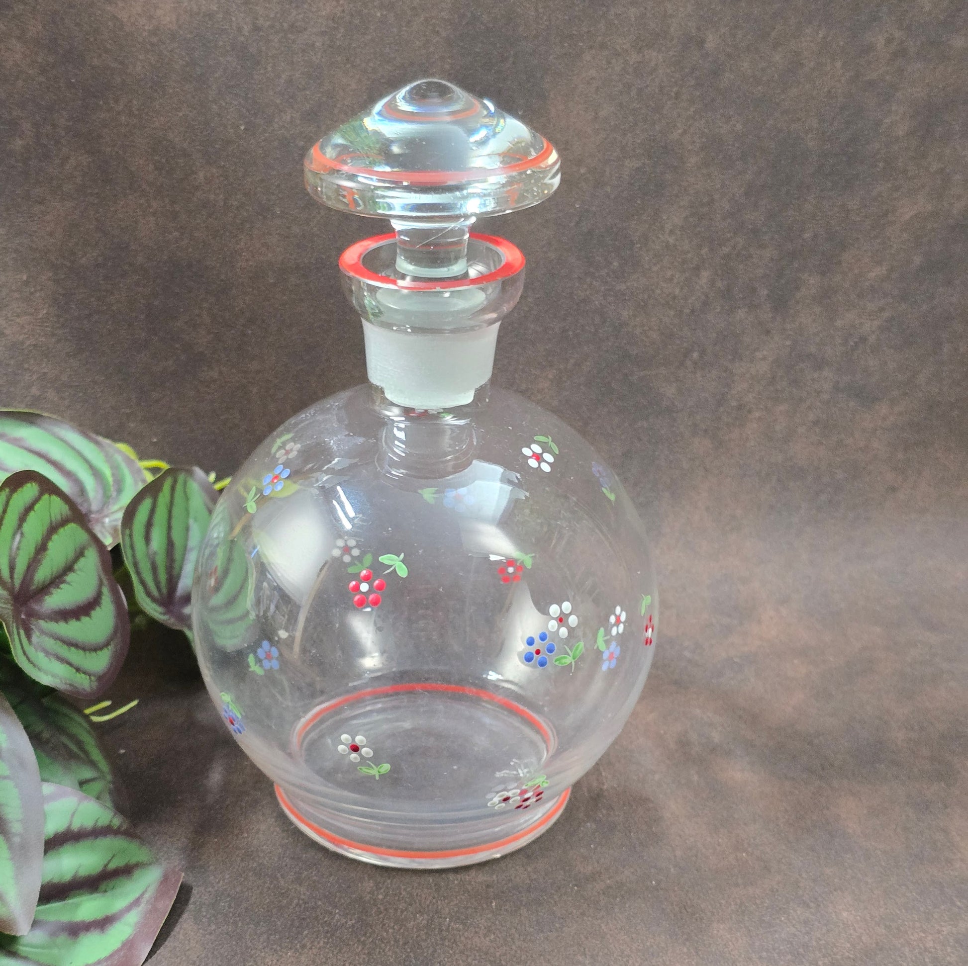 Handbemalte Glasflasche aus den 50er Jahren mit Stopfen – perfektes Sammlerstück oder dekorative Karaffe für Likör & Aperitifs. Nachhaltig & einzigartig!