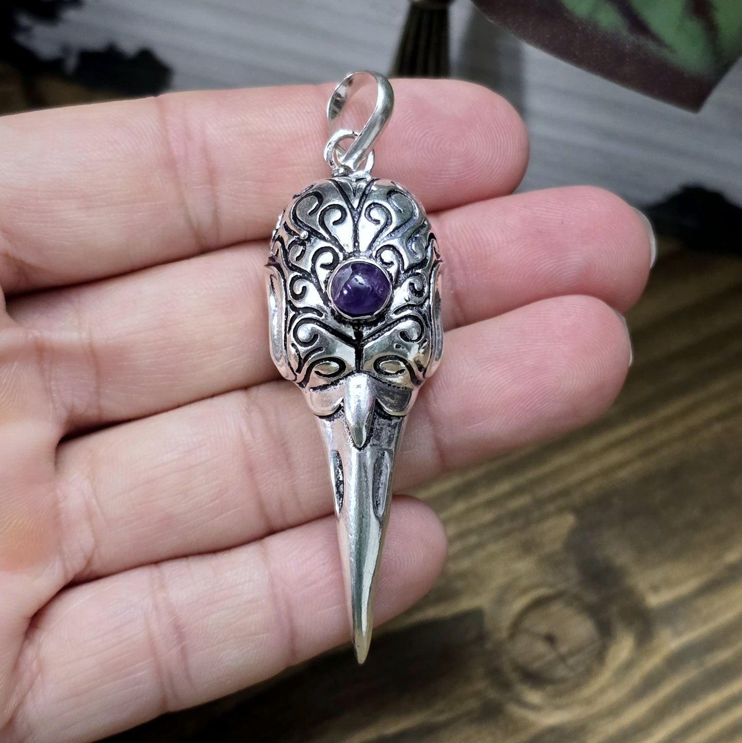 Mystischer Rabenschädel-Anhänger aus .925 Sterling Silber mit Amethyst – Gothic Schmuck, Biker, Rockabilly, Kitsch