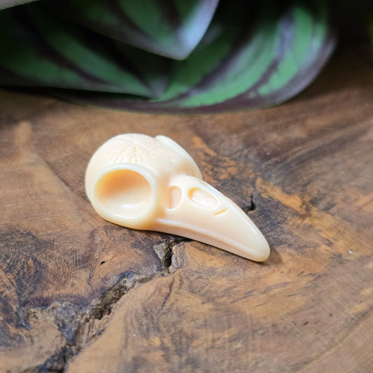 Rabenschädel-Cabochon aus Kunstharz, 34x17 mm, Schwarz oder Elfenbein – Schmuckteil ohne Loch für DIY-Ketten, Ohrringe oder kreative Designs.