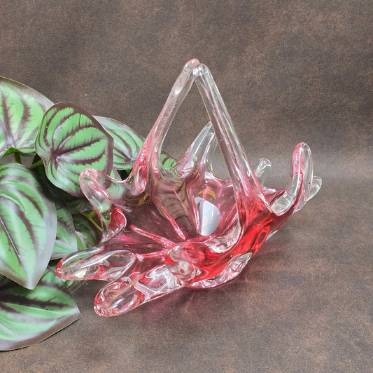 Rubinrote Designer-Glasschale im Stil von Josef Hospodka – stilvoll, authentisch, Mid-Century. Ideal für Sammler:innen oder Designfans.