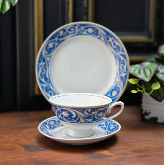 Charmantes 3-teiliges Vintage-Gedeck von Colditz Lettin im Blau-Gold-Dekor – DDR-Original der 1960er/70er.