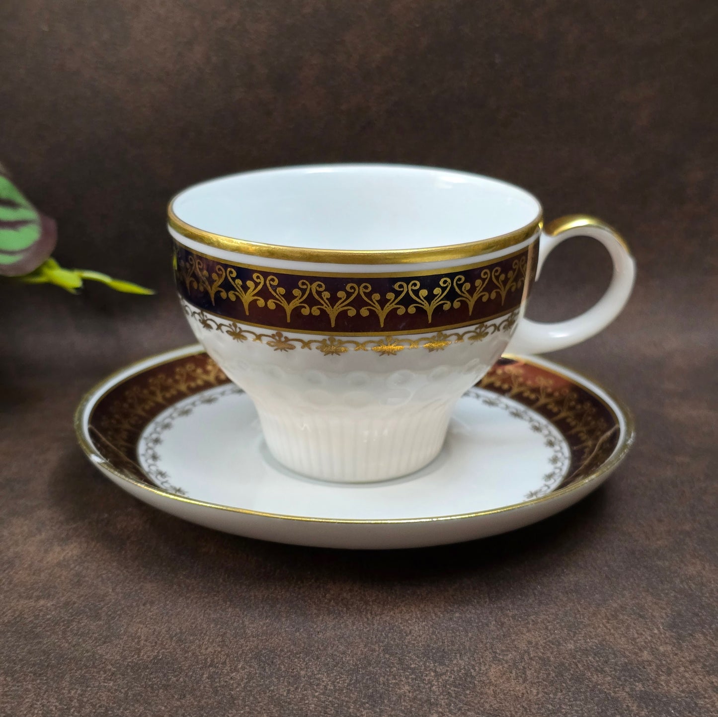 Elegantes 3-tlg. Sammelgedeck von Kahla, DDR. Perfekt für nostalgische Tafelmomente, Sammler:innen und Liebhaber:innen von Vintage-Porzellan.