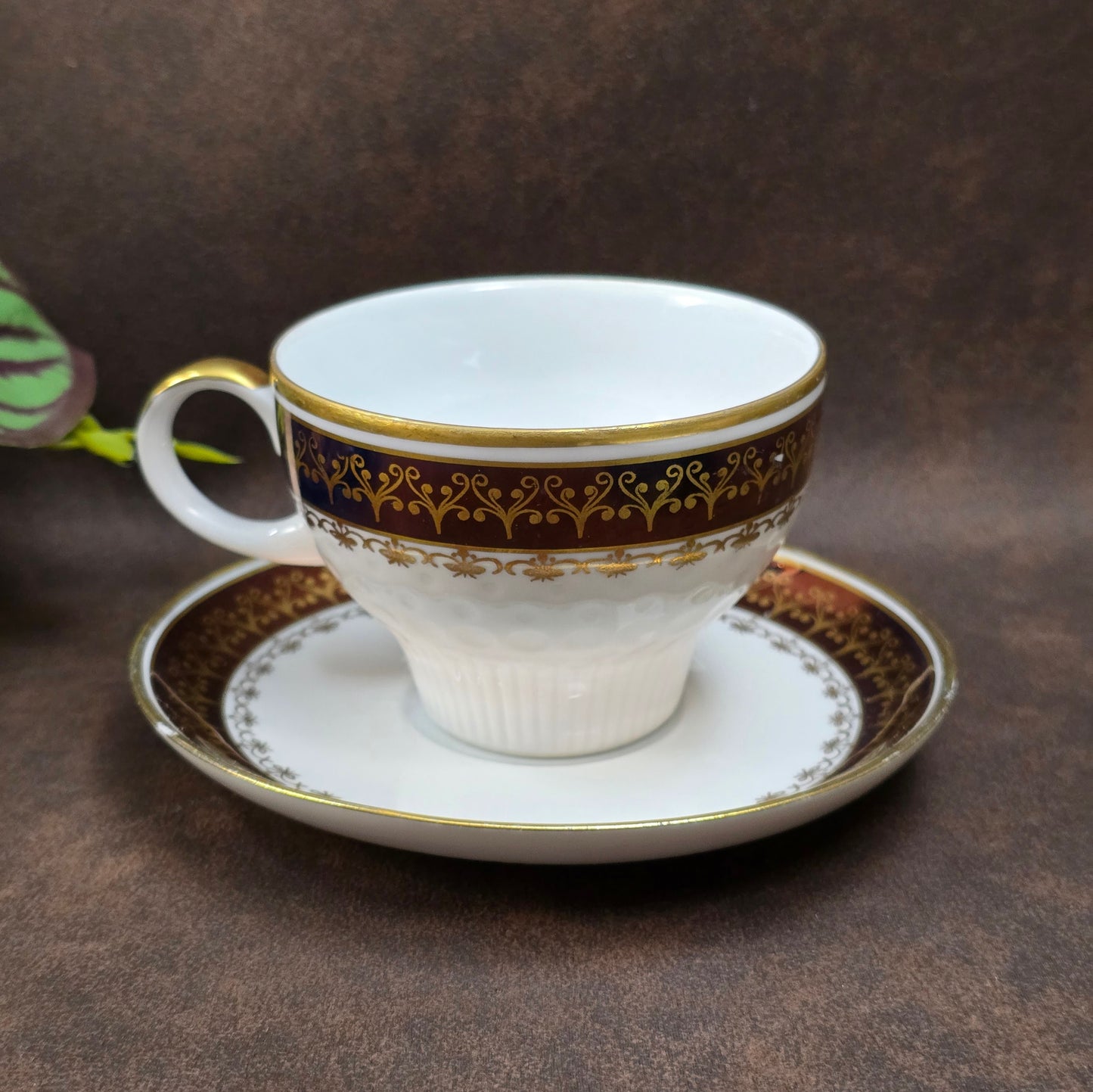 Elegantes 3-tlg. Sammelgedeck von Kahla, DDR. Perfekt für nostalgische Tafelmomente, Sammler:innen und Liebhaber:innen von Vintage-Porzellan.