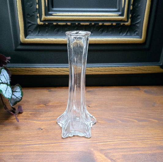 Schlanke Kristallglas-Vase mit sternförmigem Fuß – 15 cm hoch – Vintage-Design aus den 1980ern für einzelne Blumen oder zarte Deko.