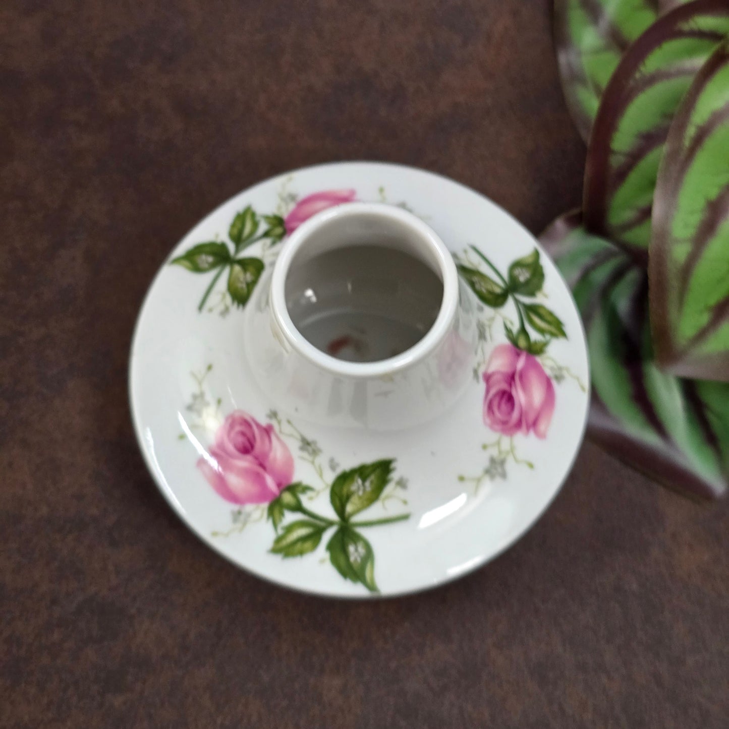 Vintage-Minivase von Seltmann Weiden aus Porzellan, Serie Annabell, 1960er. Rote Rosen auf zartem Weiß – ideal für kleine Blüten & nostalgische Deko.