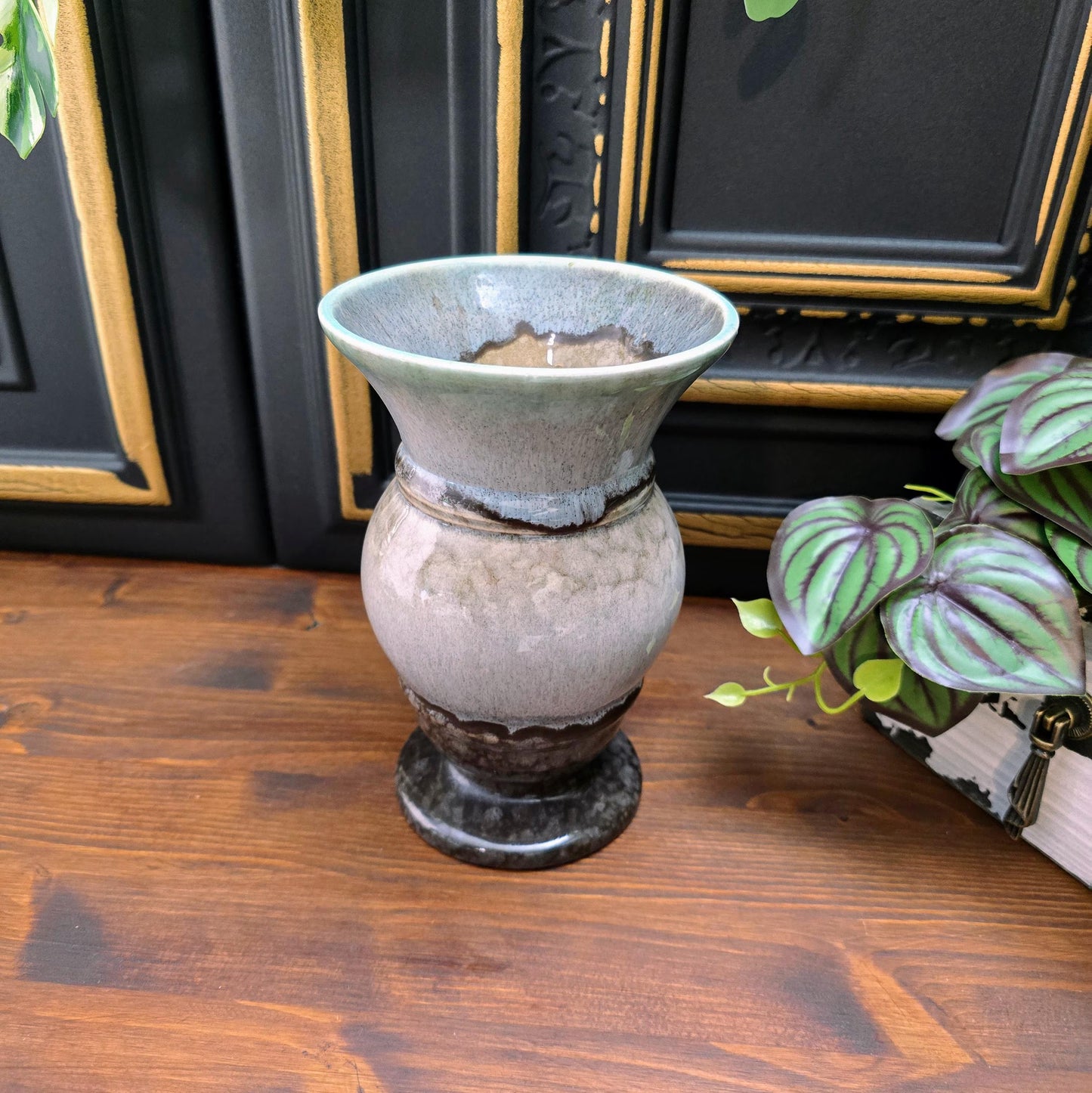 Vintage-Strehla-Vase sichern – seltenes DDR-Original mit charakteristischer Laufglasur, perfekt für Retro-Interior & Sammler.