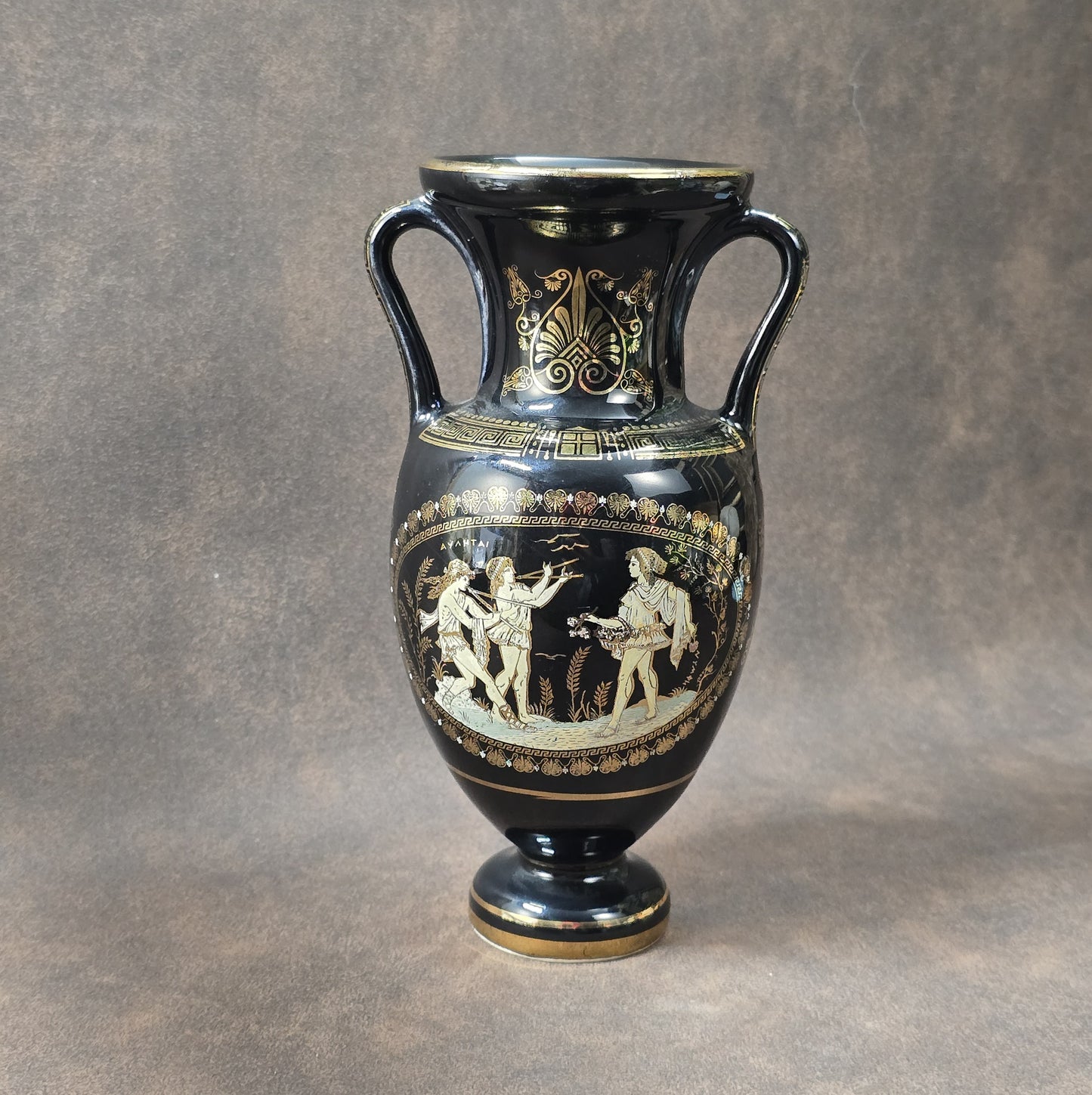 Handgefertigte schwarze Amphoren-Vase aus Griechenland, ca. 1970er, mit 24 K Goldverzierung und klassischen Figurenmotiven.