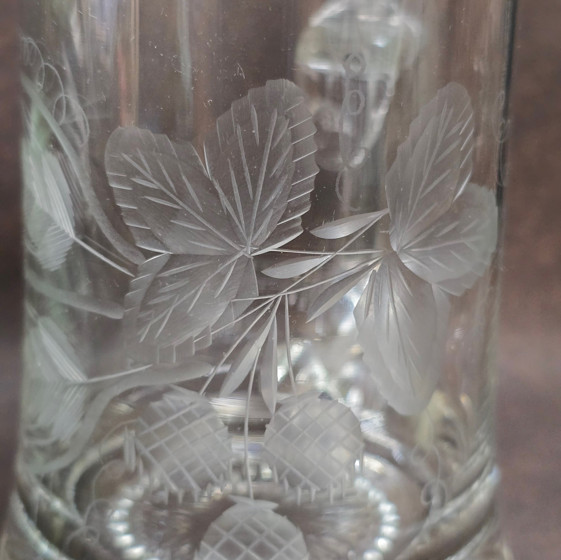 Klassischer Bierseidel von ALWE aus den 80er Jahren – 0,5L Fassungsvermögen, stabiles Kristallglas mit Zinndeckel und Gravur „Hopfen & Malz“. Ideal als Geschenk für Sammler oder Bierfreunde.