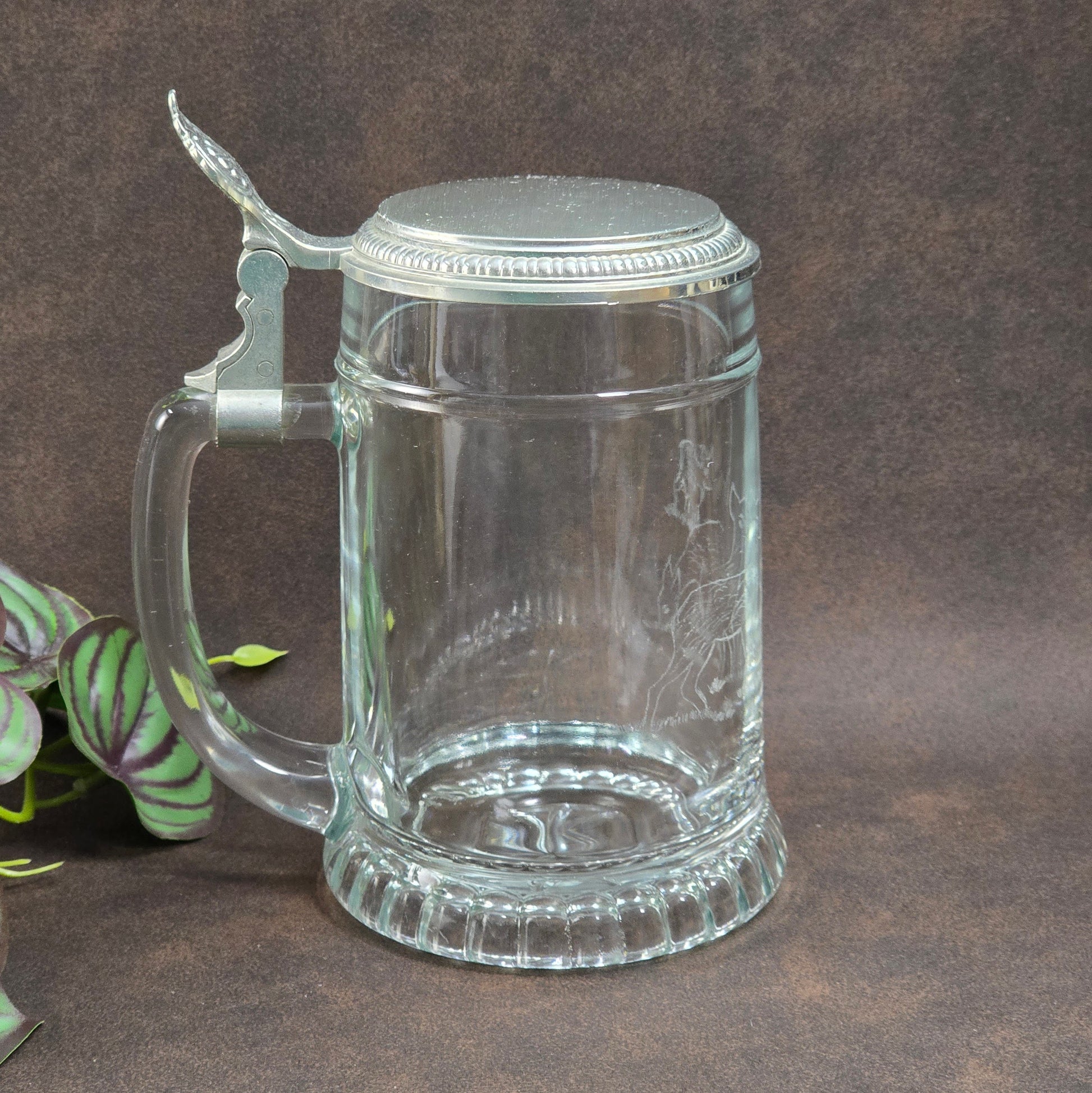 Vintage BMF Bierseidel 0,5L: Graviertes Rehmotiv auf Glas, Zinndeckel, guter Zustand mit Kratzern am Deckel, 1980er/1990er. Sammlerstück & Geschenkidee!