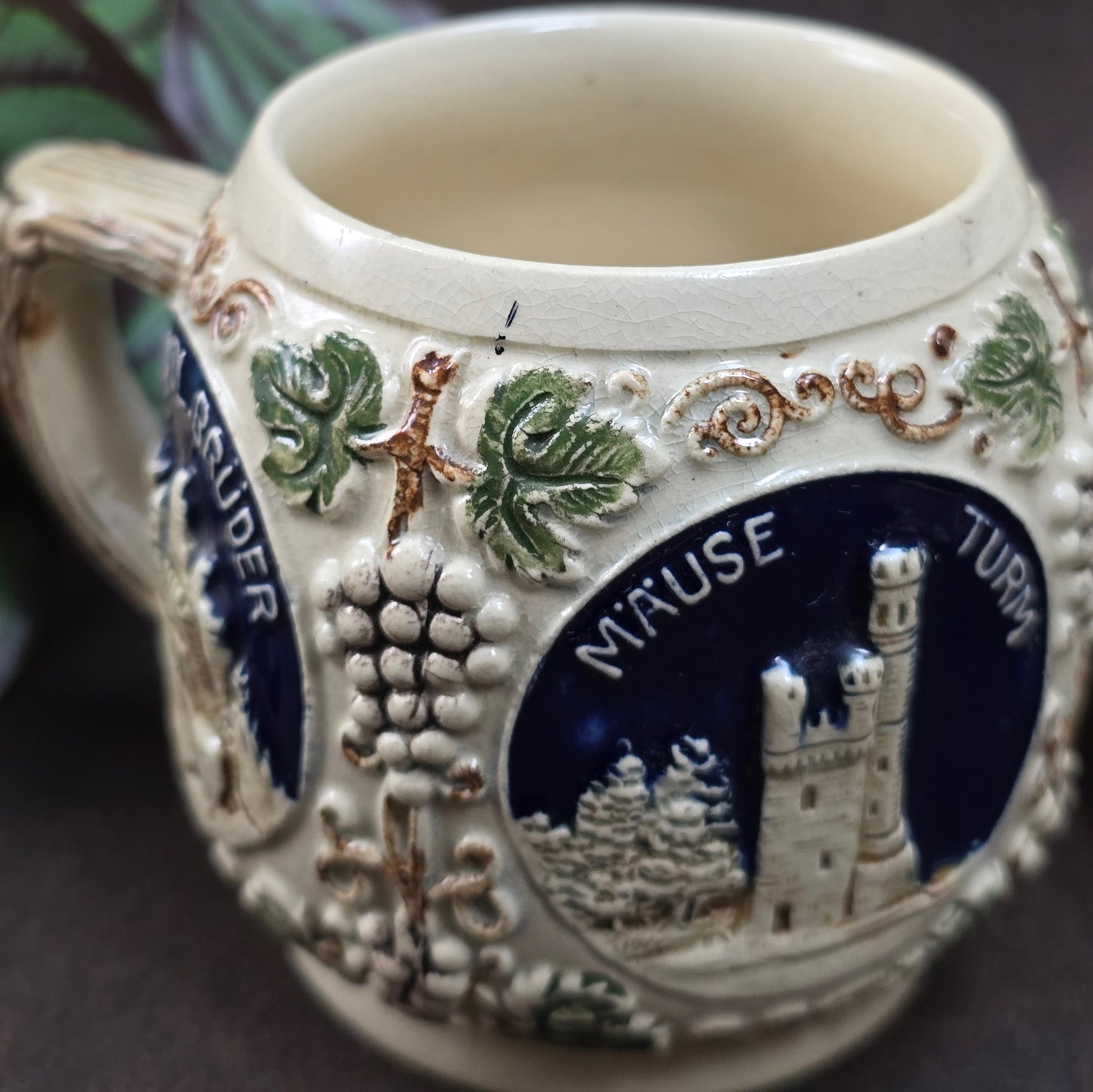 Vintage GERZ Bowlebecher-Set (3 Stück) aus den 60er/70ern. Burg- & Schlossmotive, rustikales Steinzeug – ideal für Sammler und Deko-Liebhaber.