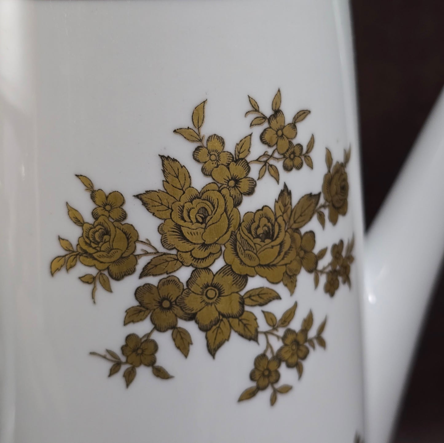 Elegante Vintage-Kaffeekanne von Lichte Fine China (DDR) im Art-Deco-Stil – Blau-Weiß mit Gold. Ideal als Ersatzkanne oder stilvolles Einzelstück.