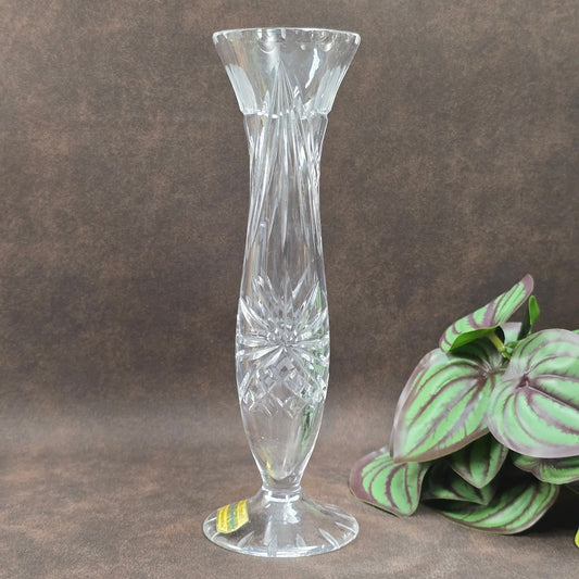 Elegante Vintage Rosenvase aus Kristallglas – stilvoll & handgeschliffen, perfekt für Einzelblumen.