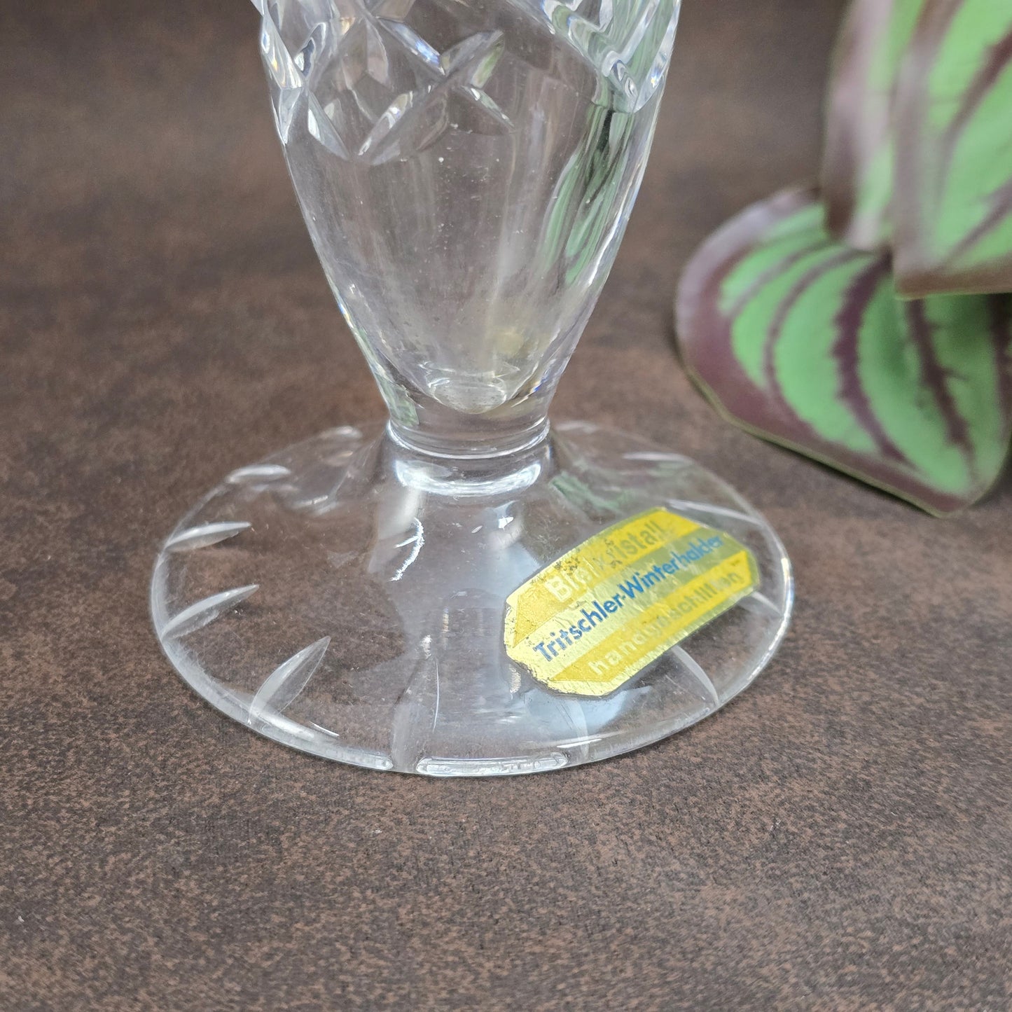 Elegante Vintage Rosenvase aus Kristallglas – stilvoll & handgeschliffen, perfekt für Einzelblumen.