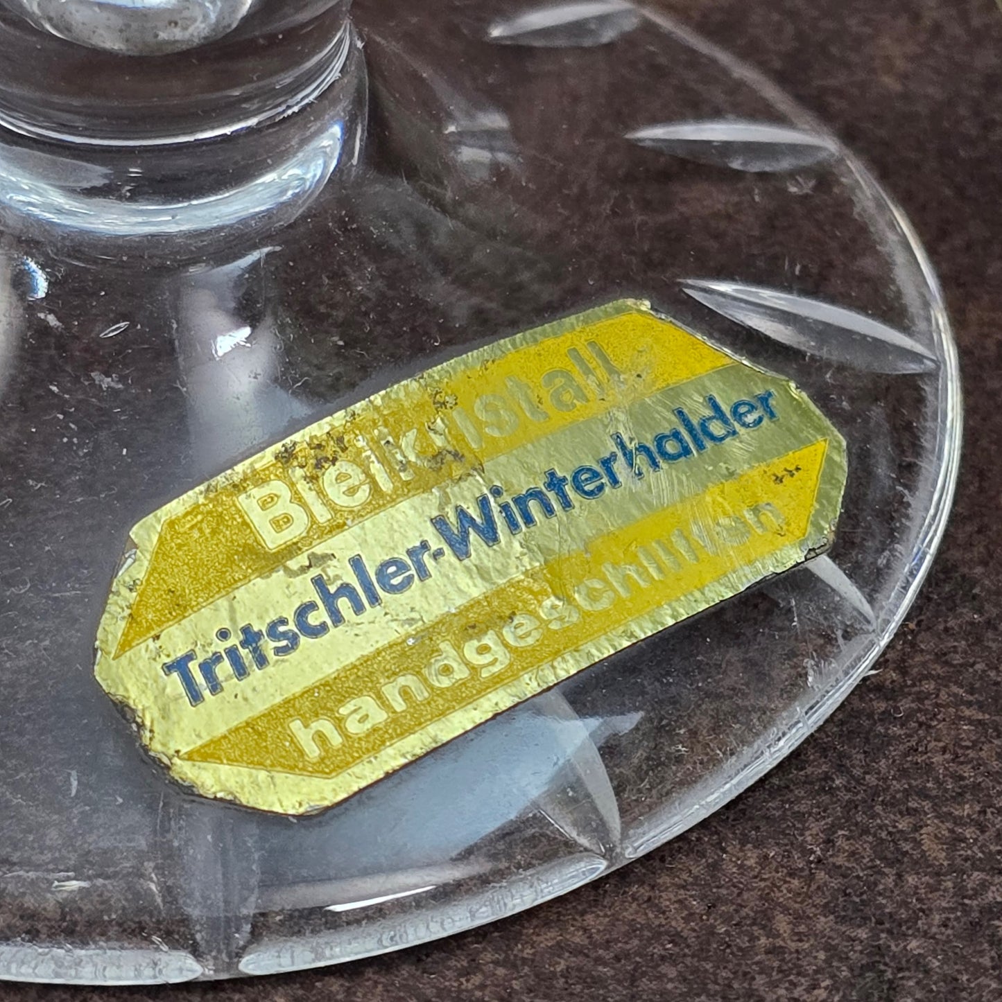 Elegante Vintage Rosenvase aus Kristallglas – stilvoll & handgeschliffen, perfekt für Einzelblumen.